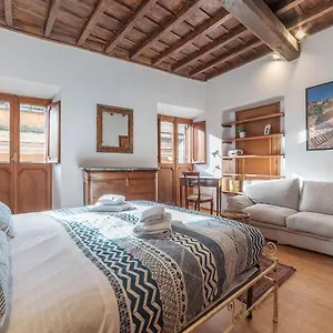 Montecitorio & Pantheon Stylish Flat Appartement