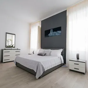 Spanish Steps 3 Bedrooms Cozy,elegant And Apartment