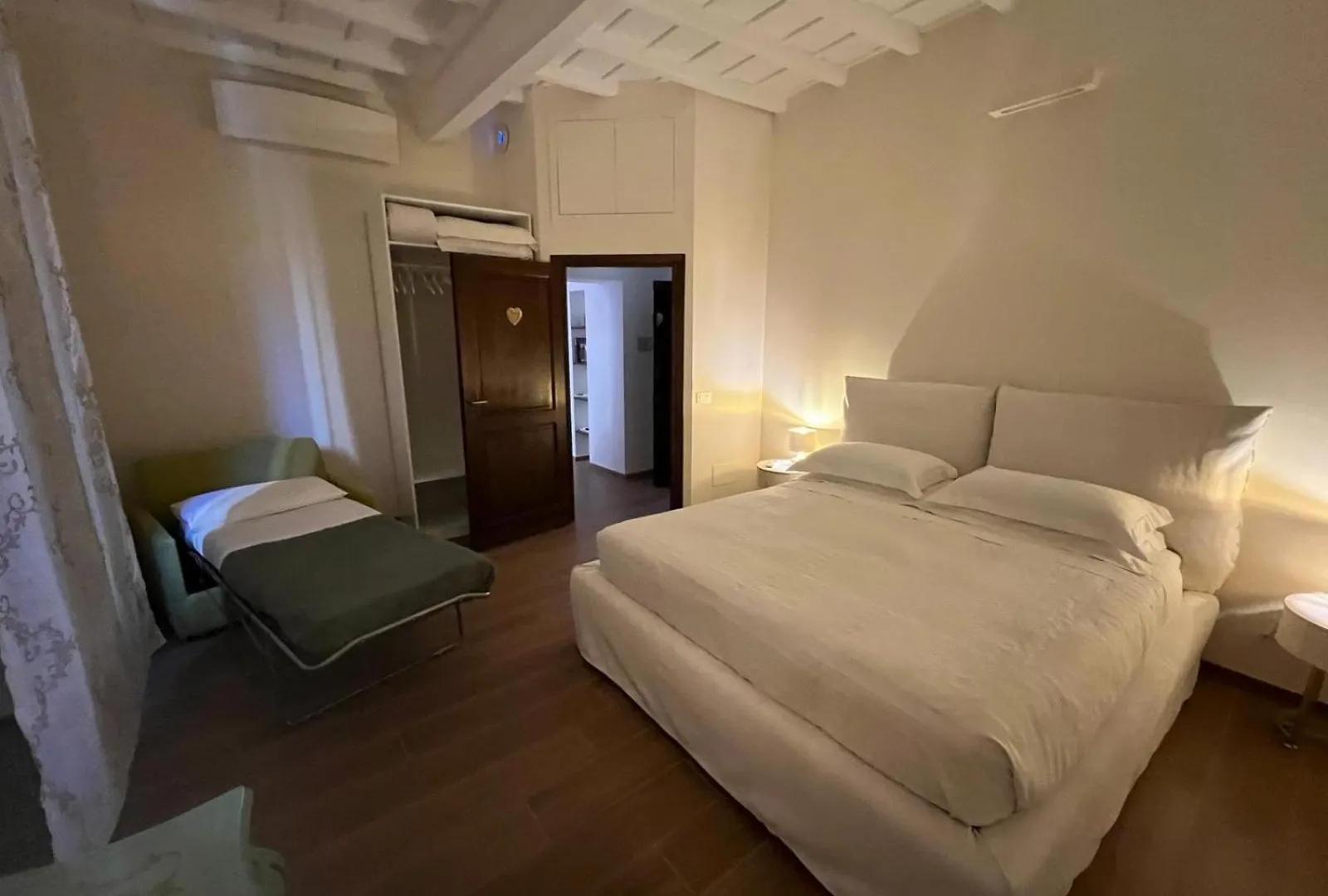 Ascanio Twenty Six Italy
